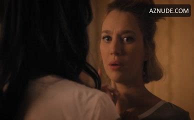 Bridget Regan Yara Martinez Lesbian Scene In Jane The Virgin AZNude
