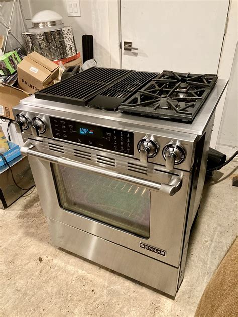 Stunning Dual Fuel Jenn Air Slide In Range W Downdraft And Convection Oven For Sale In Renton