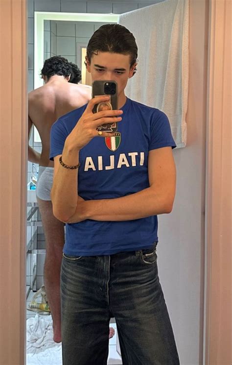 Pin by ٠ on azul Boys aesthetic outfits Beautiful men Cute gay couples