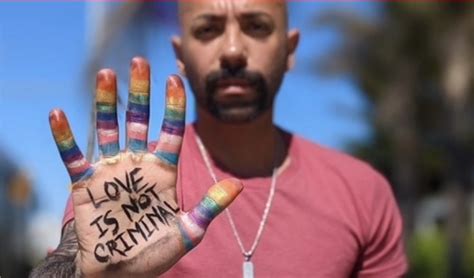 Conheça a história do médico gay que abandonou o Catar para lutar por direitos Jornal Ação Popular