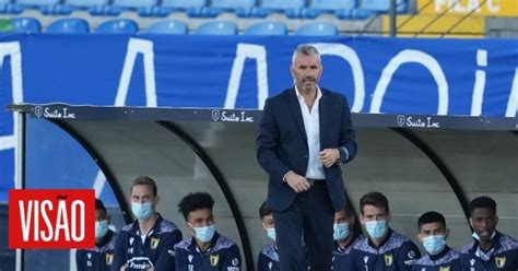 Visão Treinador Ivo Vieira renova o Famalicão até 2023