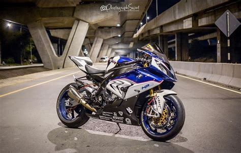 ปกพนโดย Sukanya Ch ใน BMW S1000RR HP4 สปอรตไบค รถยนต