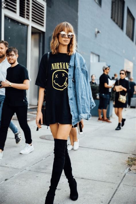 6 Chic Ways To Style An Oversized Graphic Tee Eat N Bougie