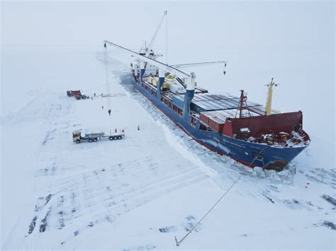 Мыс Шмидта — Фото — Водный транспорт