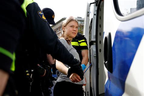 Greta Thunberg Bei Stra Enblockaden In Den Haag Festgenommen Klima