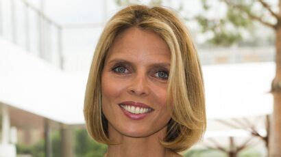 Sylvie Tellier Pose En Bikini Et Elle Est Canon Femme Actuelle Le Mag