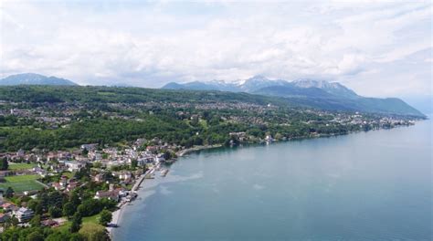 Le Lac L Man Une Destination De Plus En Plus Pris E Par Les Fran Ais