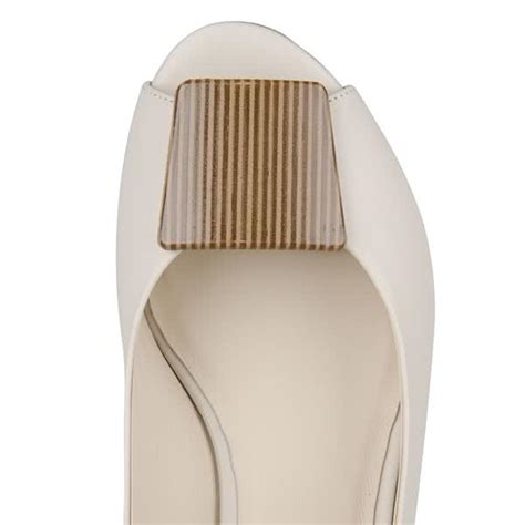 Женские бежевые босоножки с открытым мысом и пяткой на каблуке 3 см ...