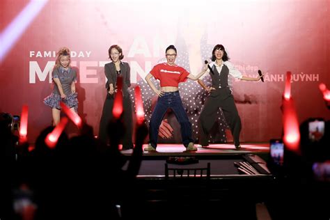 Minh Hằng làm náo loạn MXH vì khoảnh khắc chơi bida cực hot zoom cận càng sexy