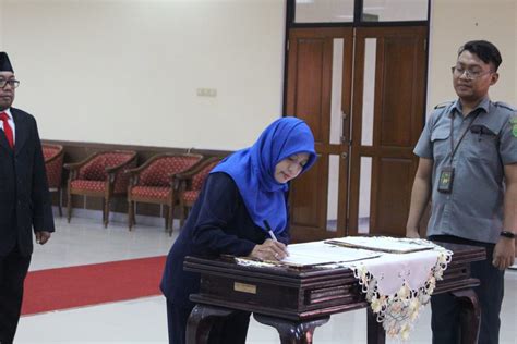 Pelantikan Pengambilan Sumpah Jabatan Pegawai Pemerintah Dengan