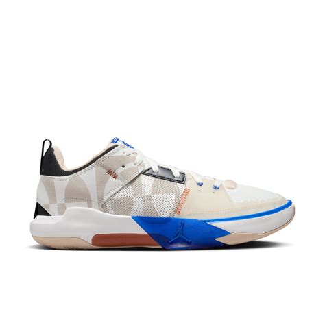 Shop owners are refusing to take any 100 hundred bill over fifty 4