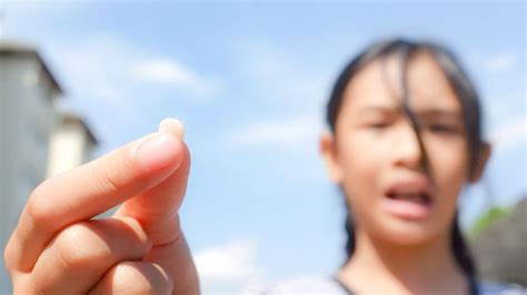 What does it mean when you have a dream about your teeth falling out