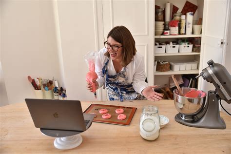 ONLINE PASTRY SCHOOL - Molly J Wilk