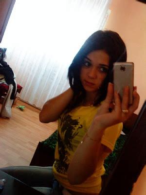 Contacto Con Chicas Y Mujeres En Tangas Y Bikinis Sensual Chica En Bikini