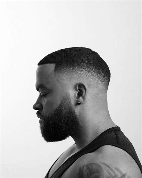 Stylists explain why the temple fade low is the best face shape 19