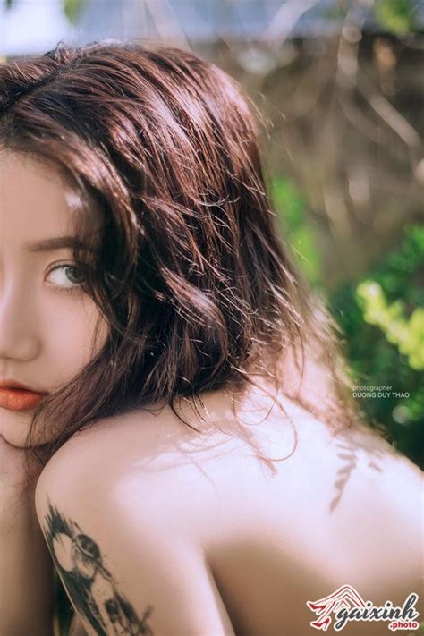 Hot girl tóc ngắn vô cùng sexy và cá tính