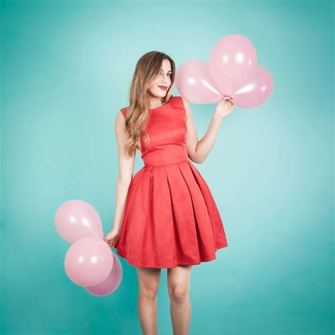 Fille Blonde Aux Ballons Photo Gratuite