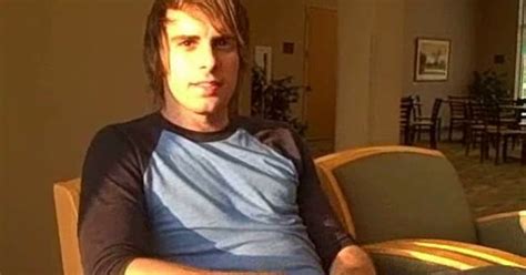 Bafon Gay Cantor Gospel Se Assume Gay