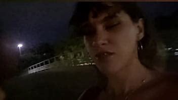 Dar a extraños en una calle desierta XVIDEOS