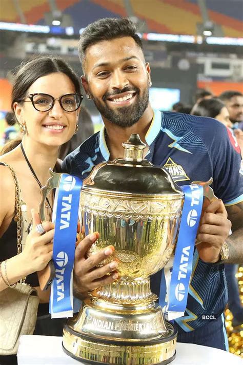 Hardik Pandya And Wife Natasa Stankovics Pictures Go Viral After Gujarat Titans Win Ipl 2022