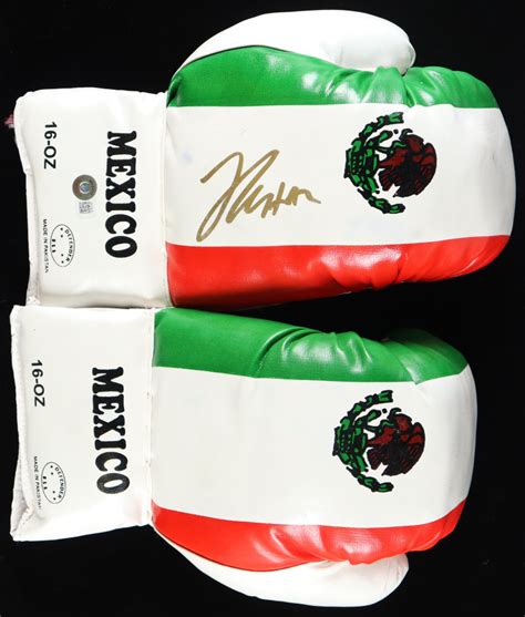 Julio Cesar Chavez Signed Mexico National Boxing Glove Set Of With