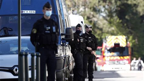 Attaque Au Couteau à Rambouillet Trois Personnes De Lentourage De L