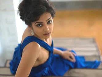 Nude Video Leak Doesn T Bother Me Radhika Apte Celebs Times Of India Videos