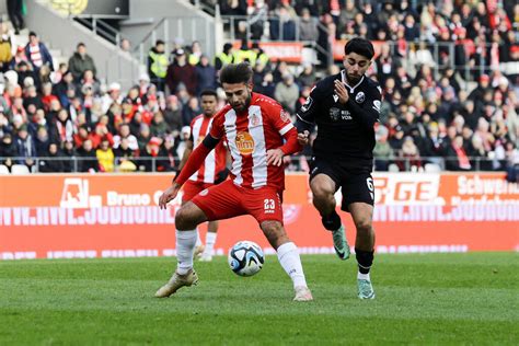 Das Drittliga Steno Sandhausen Klettert Mit Keller Duisburg Mit