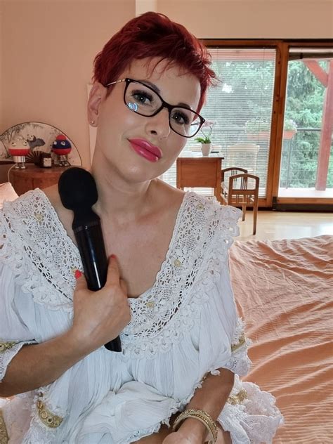 Private Big Tit Mature Milf In Her Bedroom With Wand Pics XHamster