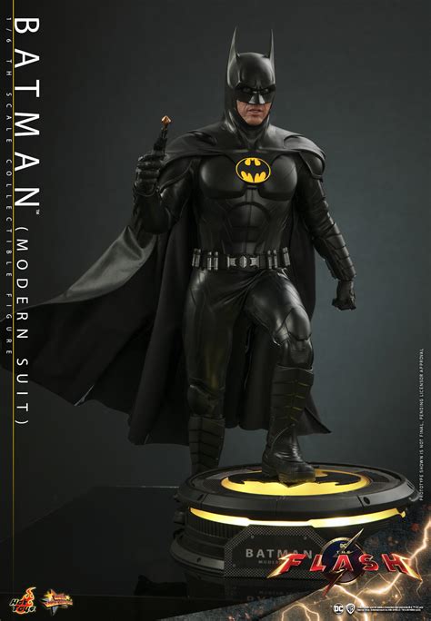 The Flash Michael Keaton Batman Figure By Hot Toys The Toyark News