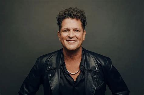 Academia Latina nombra a Carlos Vives Persona del Año Somos Tu Voz