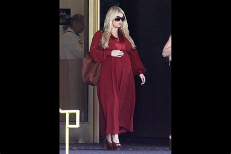 Photo Jessica Simpson très enceinte fait quelques courses avec une