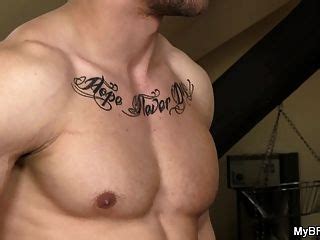 Gay Muscle Seduces His Married Buddy Hotntubes