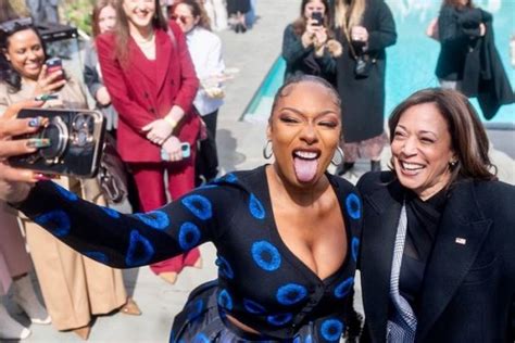 Maroon And Cardi B S Girls Like You Tops Hot For Th Consecutive Week