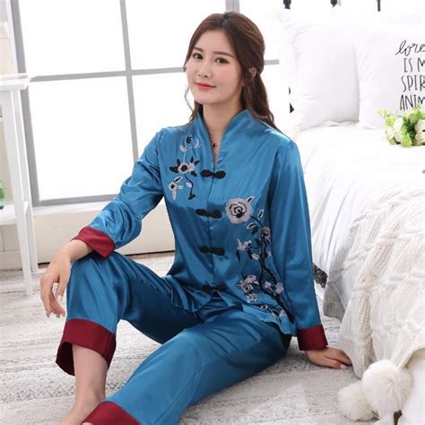Chinese Style Women Embroidery Flower Pajamas Set Hot Sale Satin Pyjamas Suit Novelty