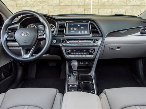 Фото Hyundai Sonata (2018 - 2019) - фотографии, фото салона Hyundai ...