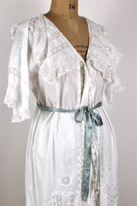 Antique Cotton And Lace Lingerie Set With Ribbon Cot Gem