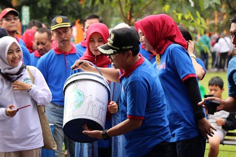 Kemeriahan Peringatan Hpsn Di Alun Alun Merdeka Kota Malang