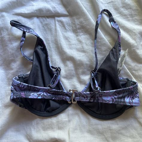 Santa Cruz Bikini Top Never Worn Bought At Zumies Depop