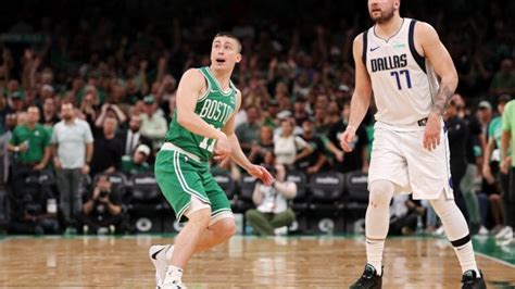 Payton Pritchard Hits Another Buzzer Beater Heave Against Dallas