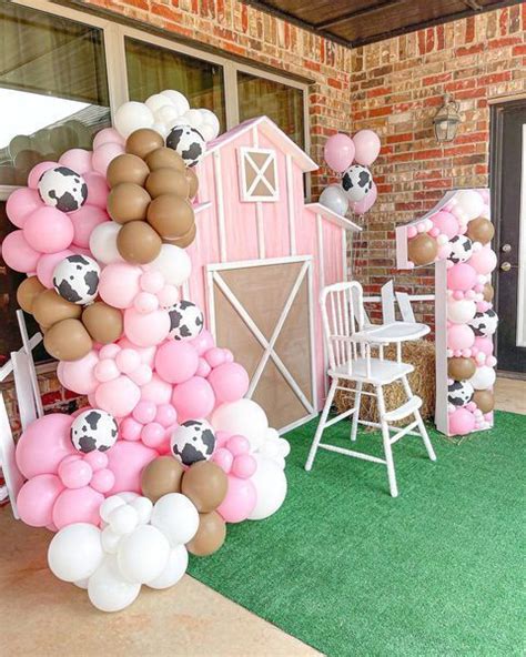 This 1st Birthday Party Had So Many Cute Details Look How Cute The Cow