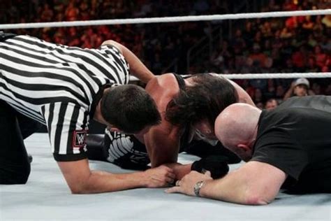 5 Times Wrestlers Really Got Hurt By A Finishing Move Slide 1 Of 6