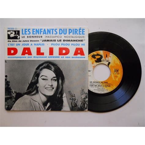 Les enfants du pirée de Dalida EP chez platine Ref 115526651