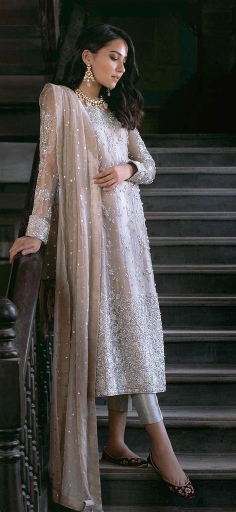 Pin By Syd Nusaiba On Stylish Suits Simple Dresses Pakistani Wedding