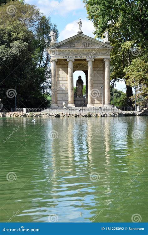 Templo Tempio Di Esculapio De Asclepius En El Parque De Villa Borghese