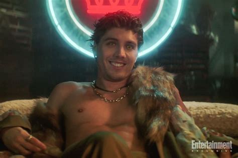 See Lukas Gage As A Horny Cat King In Dead Boy Detectives Exclusive Clip Yahoo Sports