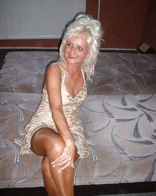 Amateur Blonde Granny In Stockings Spreading Porn Pictures Xxx Photos Sex Images Pictoa