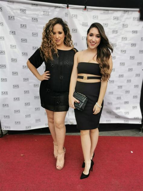 Hot Sexy Vanesa Tomasino Bikini Pics