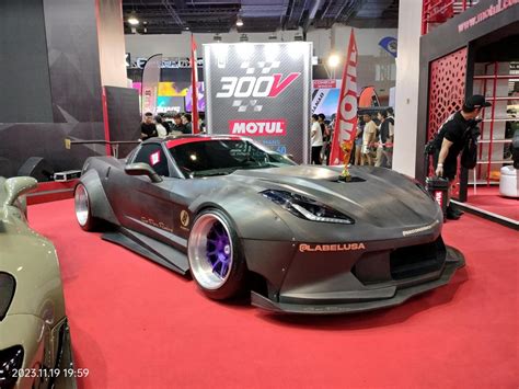 dry carbon fiber corvette     front bumper black manta