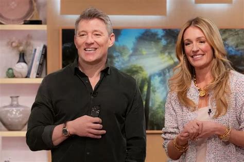 Cat Deeley Shows Off Incredible Bikini Body As She Enjoys This Morning Break After Just Weeks At